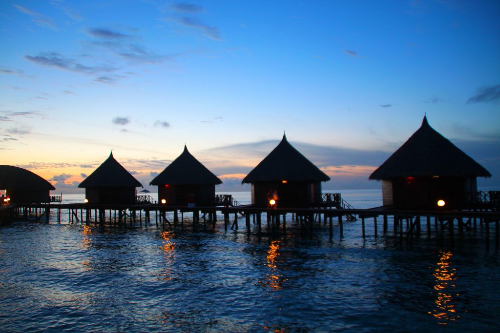 Abendstimmung Wasserbungalows