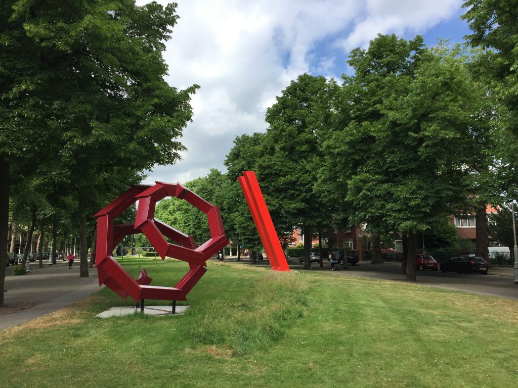 Kunstausstellung "Artzuid" im Park Minervalaan